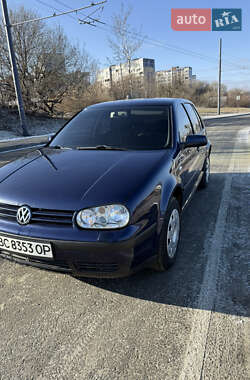 Хэтчбек Volkswagen Golf 2002 в Львове