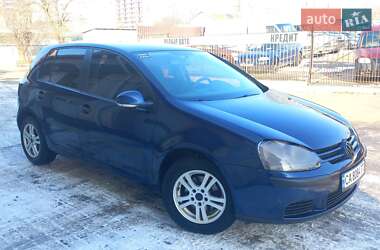 Хэтчбек Volkswagen Golf 2005 в Николаеве