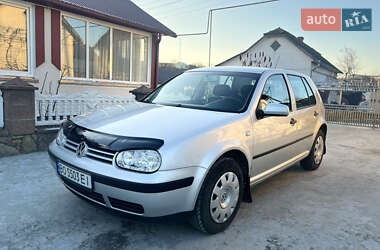 Хэтчбек Volkswagen Golf 2003 в Тернополе