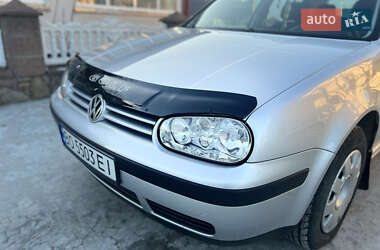 Хэтчбек Volkswagen Golf 2003 в Тернополе