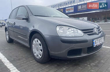 Хэтчбек Volkswagen Golf 2005 в Калуше