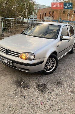 Хэтчбек Volkswagen Golf 2000 в Сумах