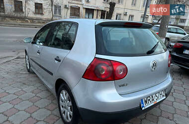 Хэтчбек Volkswagen Golf 2005 в Николаеве