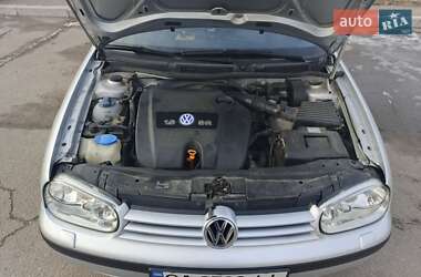 Хэтчбек Volkswagen Golf 2002 в Умани