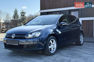 Хэтчбек Volkswagen Golf 2010 в 