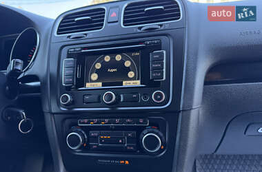 Хэтчбек Volkswagen Golf 2010 в 