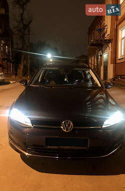 Универсал Volkswagen Golf 2015 в 