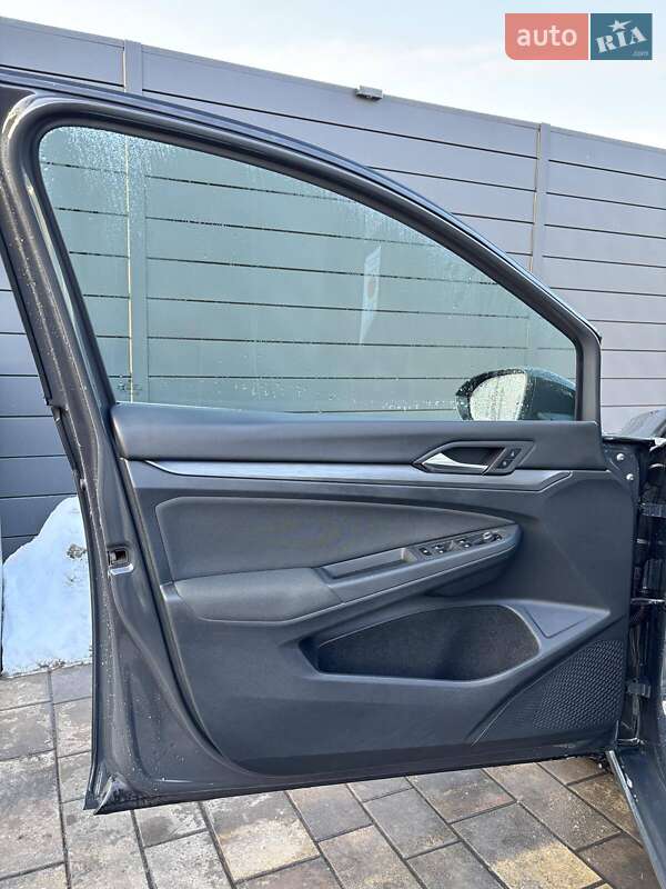 Универсал Volkswagen Golf 2021 в Киеве