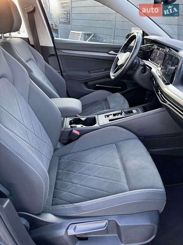 Универсал Volkswagen Golf 2021 в Киеве