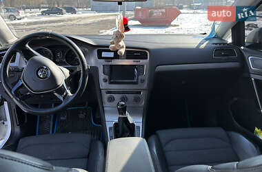 Универсал Volkswagen Golf 2013 в 