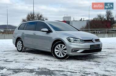 Універсал Volkswagen Golf 2017 в Києві