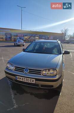 Універсал Volkswagen Golf 2001 в Житомирі