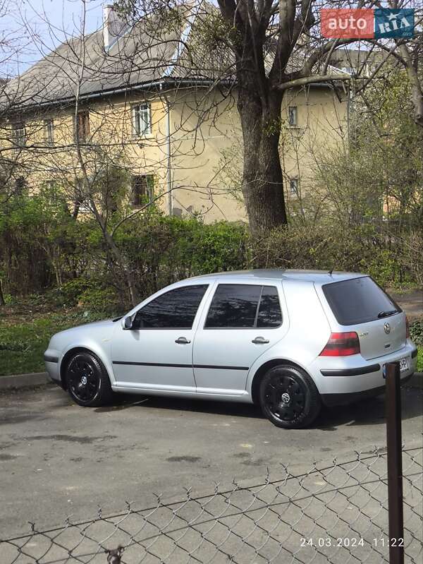 Хэтчбек Volkswagen Golf 2001 в Мукачево