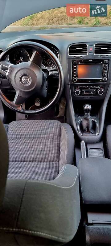 Хетчбек Volkswagen Golf 2009 в Вінниці