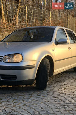 Хетчбек Volkswagen Golf 2003 в Львові