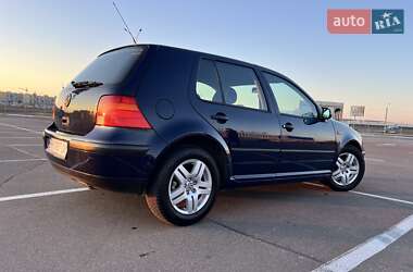 Хэтчбек Volkswagen Golf 1999 в 