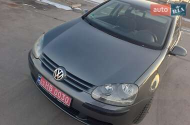 Хэтчбек Volkswagen Golf 2004 в Славуте