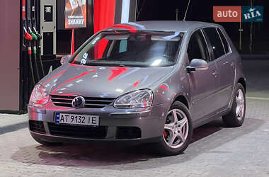 Хэтчбек Volkswagen Golf 2006 в Мукачево