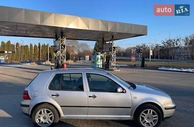 Хетчбек Volkswagen Golf 2002 в Львові