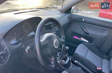 Хетчбек Volkswagen Golf 2002 в 
