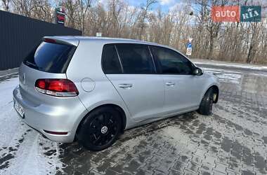 Хэтчбек Volkswagen Golf 2012 в 