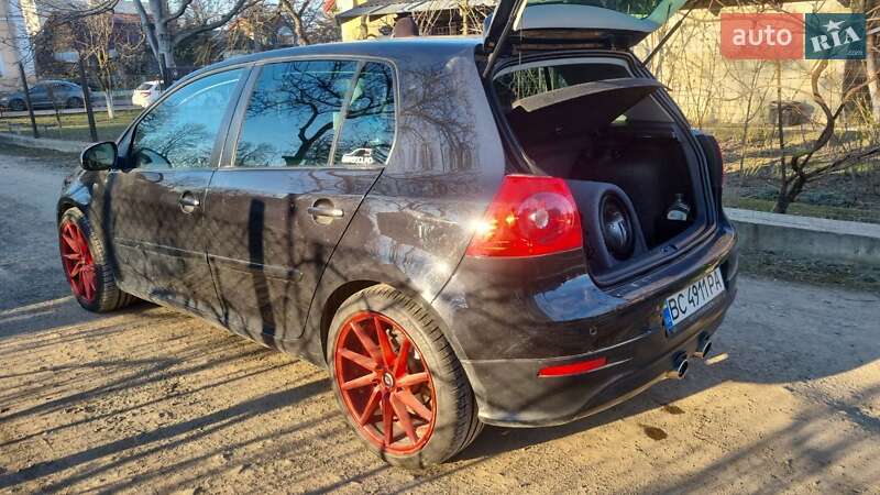 Хетчбек Volkswagen Golf 2007 в Стрию