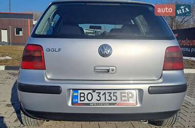 Хетчбек Volkswagen Golf 2001 в Чорткові