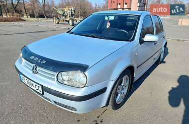 Хэтчбек Volkswagen Golf 1999 в 