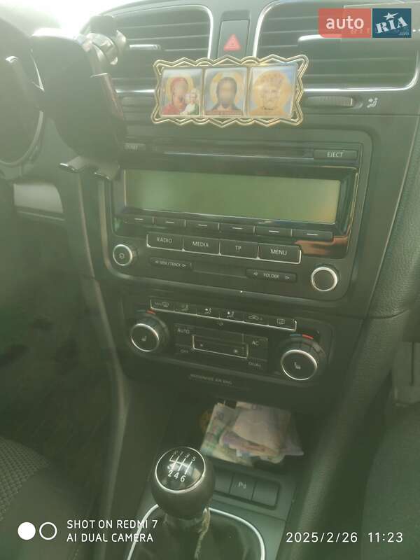 Універсал Volkswagen Golf 2010 в Дубровиці
