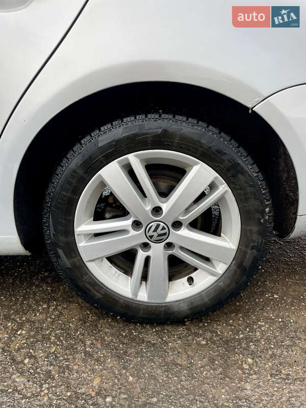 Универсал Volkswagen Golf 2012 в Ходорове