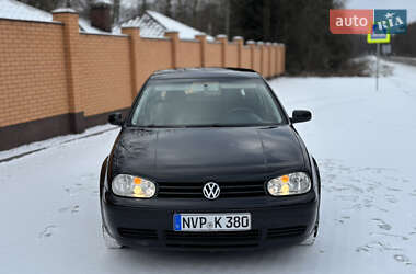 Хетчбек Volkswagen Golf 2003 в Красилові