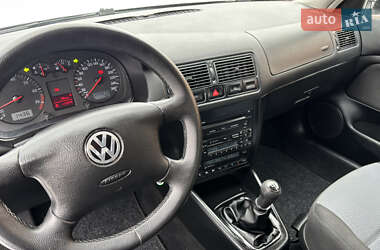 Хетчбек Volkswagen Golf 2003 в Красилові