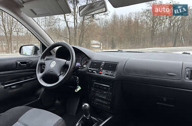 Хетчбек Volkswagen Golf 2003 в Красилові