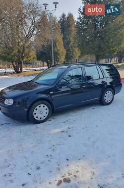 Универсал Volkswagen Golf 2001 в Ровно