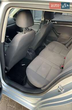 Універсал Volkswagen Golf 2009 в 