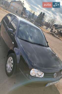 Хетчбек Volkswagen Golf 2002 в Львові