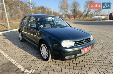 Хетчбек Volkswagen Golf 2001 в Луцьку