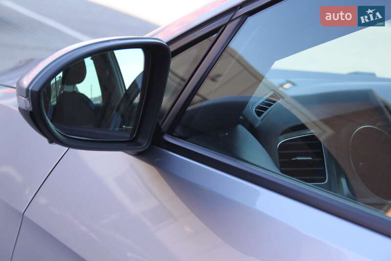 Універсал Volkswagen Golf 2015 в Вінниці