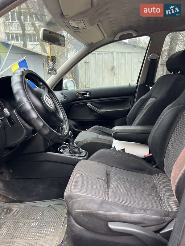 Хэтчбек Volkswagen Golf 2001 в Виннице