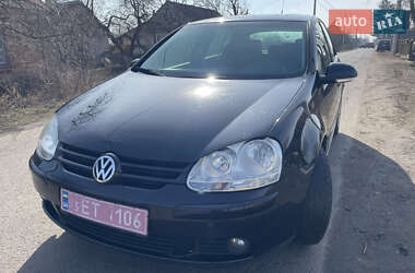 Хэтчбек Volkswagen Golf 2005 в Луцке