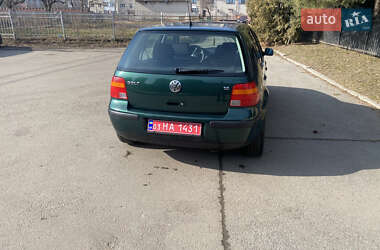 Хэтчбек Volkswagen Golf 2001 в Луцке