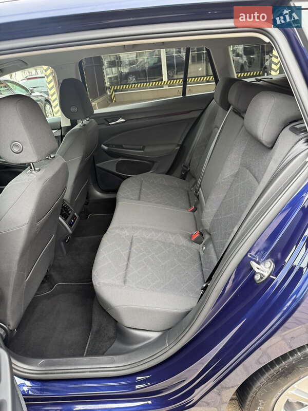 Универсал Volkswagen Golf 2021 в Сваляве