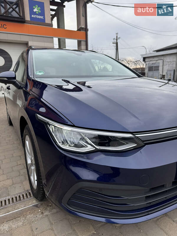 Универсал Volkswagen Golf 2021 в Сваляве