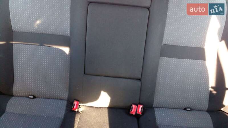 Универсал Volkswagen Golf 2003 в Оржице