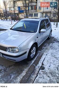 Хетчбек Volkswagen Golf 2001 в Києві