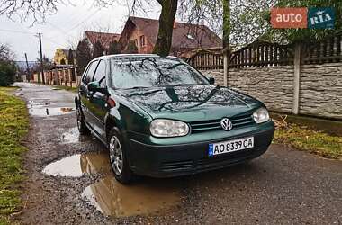 Хетчбек Volkswagen Golf 1998 в 