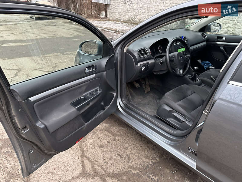 Универсал Volkswagen Golf 2012 в Житомире