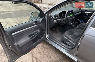 Універсал Volkswagen Golf 2012 в 