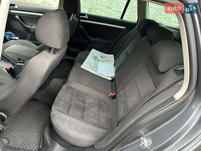 Универсал Volkswagen Golf 2012 в Житомире