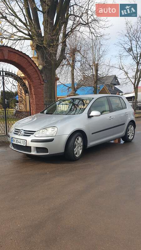 Хэтчбек Volkswagen Golf 2007 в Ровно
